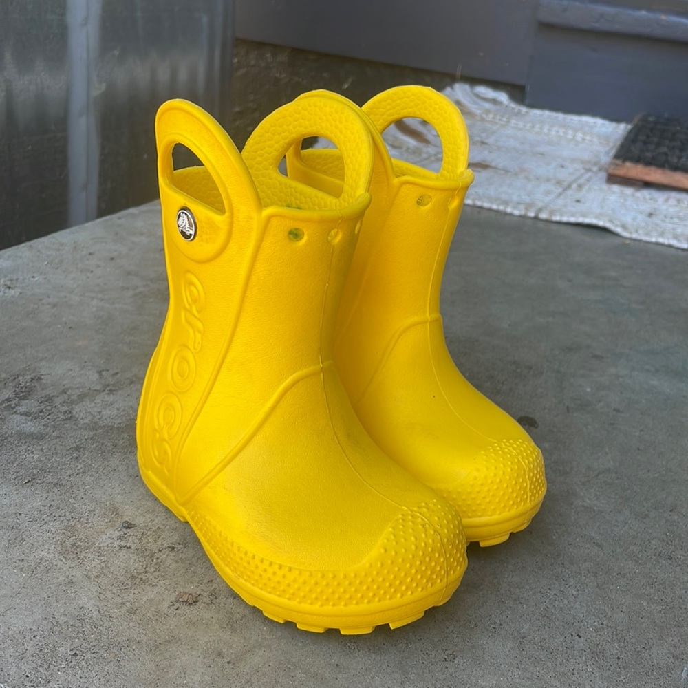 Croc Rainboots size c6 toddler